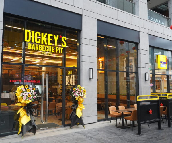 American chain Dickey’s Barbecue Pit makes its Philippine debut